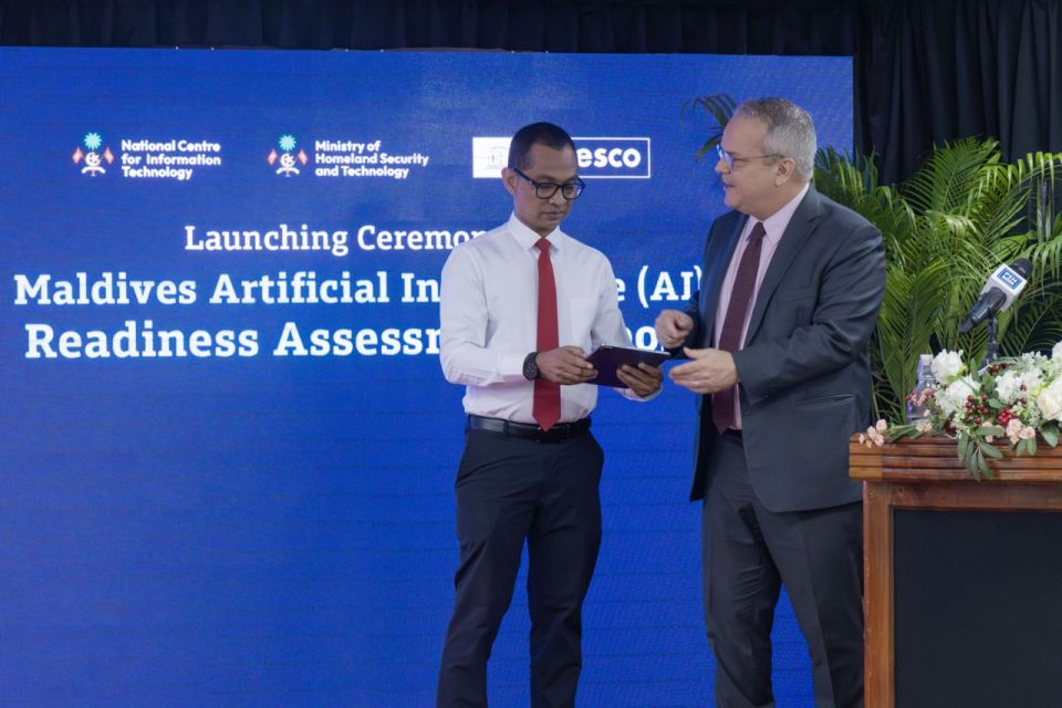 Dhivehi raajjeyge Artificial Intelligence Assesment report ekulavaalumalai ifthithaahu koffi 