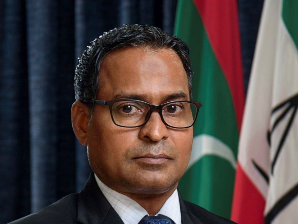Uhthama fandiyaarakah Ghanee ayyan kuran majilis ah husha'alhaifi 