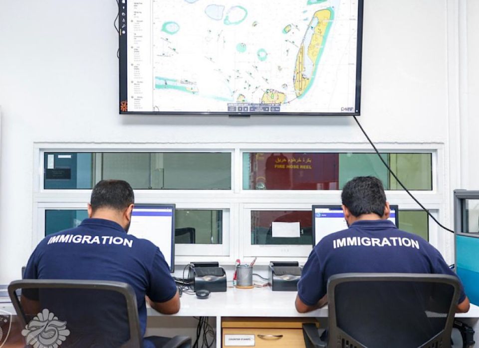 Kandu ulhandhu faharu monitor kuraane zamaanee nizaameh Immigration in tha'aaraf koffi 