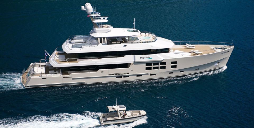 Adh. atollge farakah eri luxury yacht eh 4.8 Million rufiyaa in joorimanaa koffi 