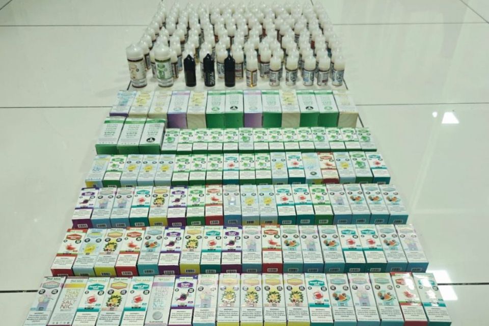 Geveshi aniyaage massala eh gai balaifaaskuri apartmentakun 242 vape flavor fulhi fenihje