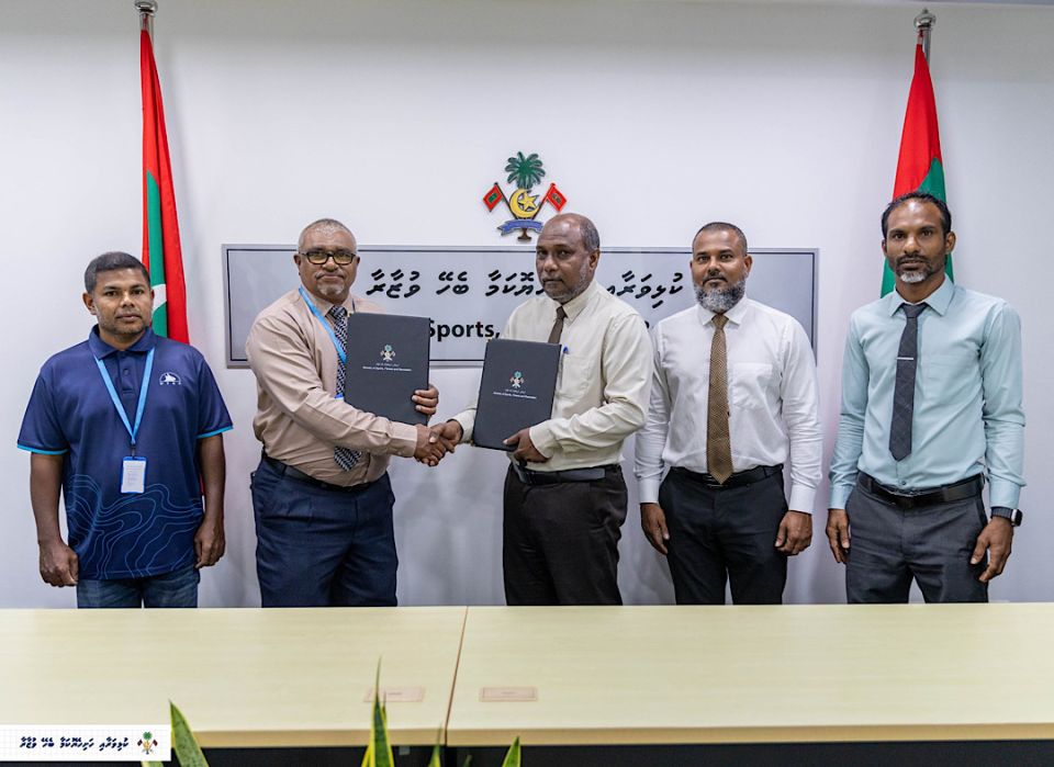 AA. Bodufolhudhoogai handball court eh tharagee kuran MTCC aa havaalukoffi
