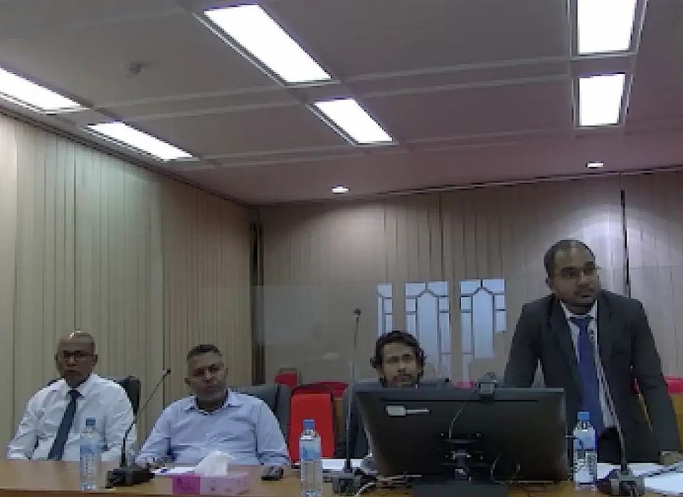 Police board in vakikuri Jamsheedhaa Ahmed Mohamed ah alun vazeefaa dheefi