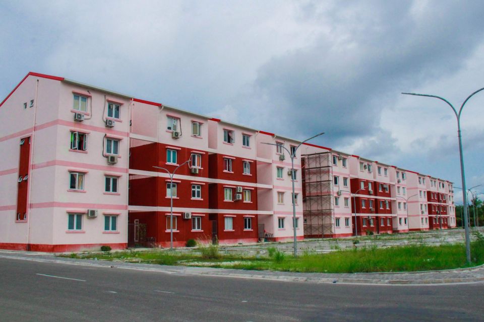 Thinadhoogai imaaraaiy kuramundhaa 200 row house ah kurimathilumuge furusathu aadhihtha dhuvahu hulhuvaalanee 