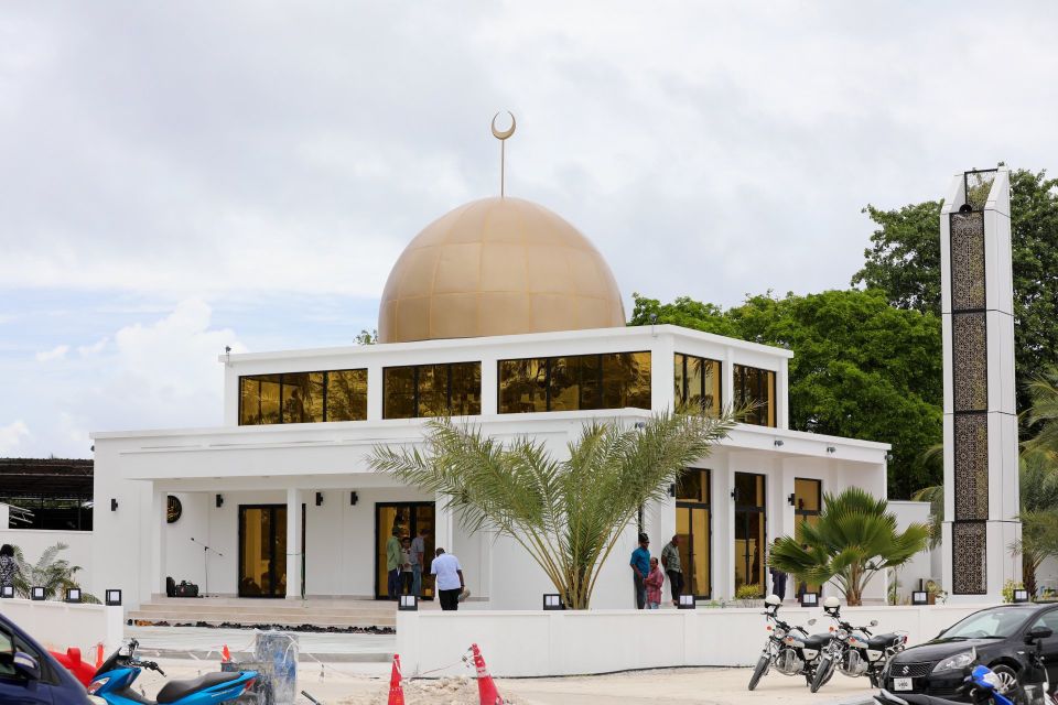 Meege fahun amilla faraaiythaku miskiy imaaraaiy kuran bin dhoo kuraanee 2 aharu dhuvahah