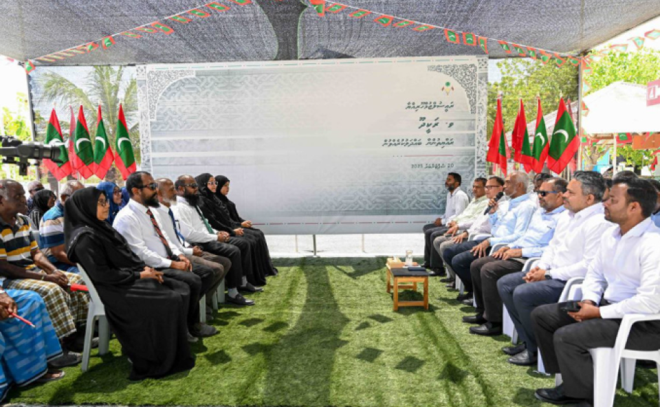 Rakeedhoo rayyathun hijura kurumah abaadhee 80% thaaeedhu nama ekan kohdhehvaanan: Raees