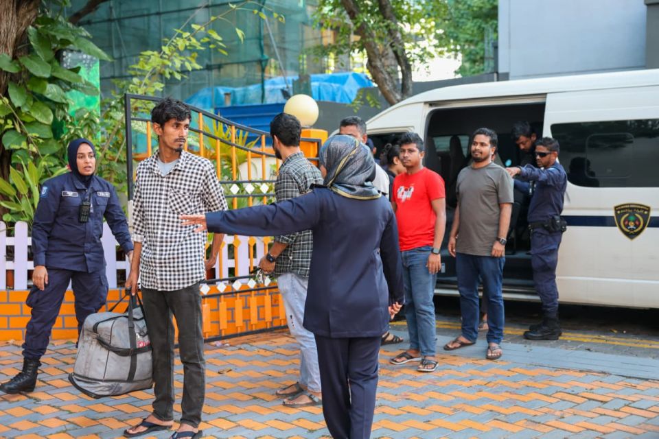 Dhe gadi'iru therey 900 ah vure gina bidheyseen check koh, nugavaaidhun ulhunu 81 meehaku athulaigenfi 