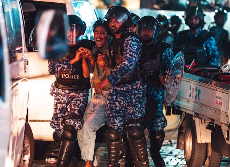 Muzaaharaa aa gulhigen hayyaru kuri meehun vaguthun dhookollumah MDP in govaalaifi 