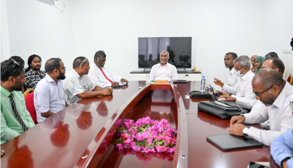 Adh,Hanyaa meedhoo baeh ge gothugai e atholhu uthuru athafaru hamajassaifi