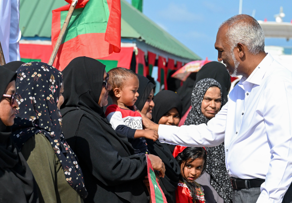 Ihuthiraamu kurumuge aadha kaadha dhiruvumahtakai gaumee mashroou eh fattavan gasthu kurahvaa kamugai raees vidhaalhu vejje