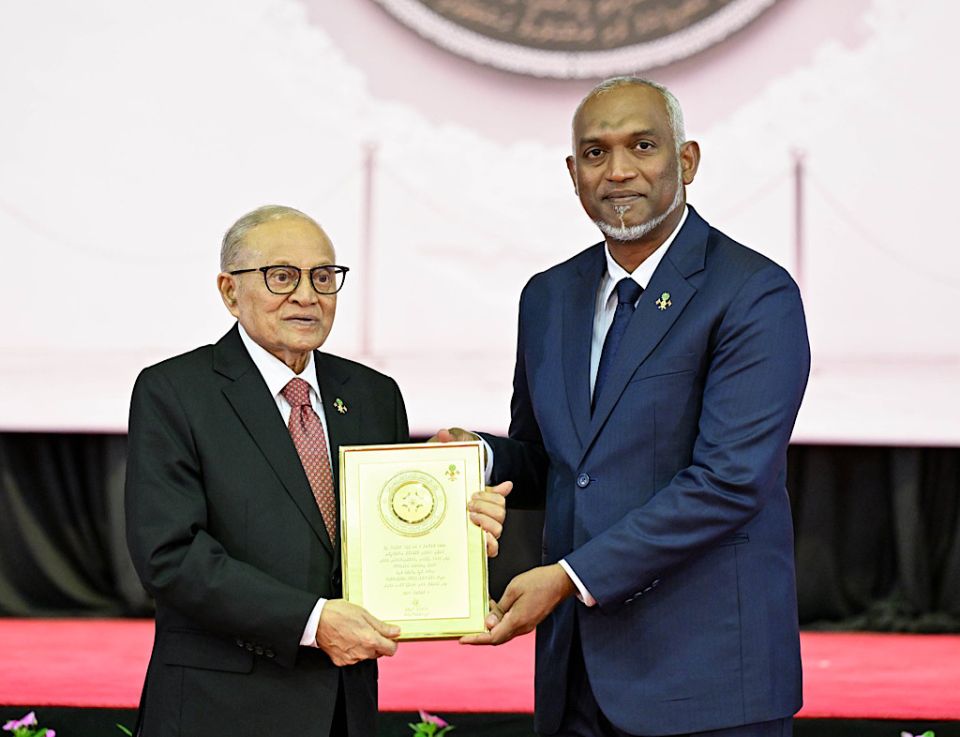 November 3: Raees Maumoonah sharafuge addana adhi shaheedhunge aailaa thakah hadhaanee addana aruvaifi