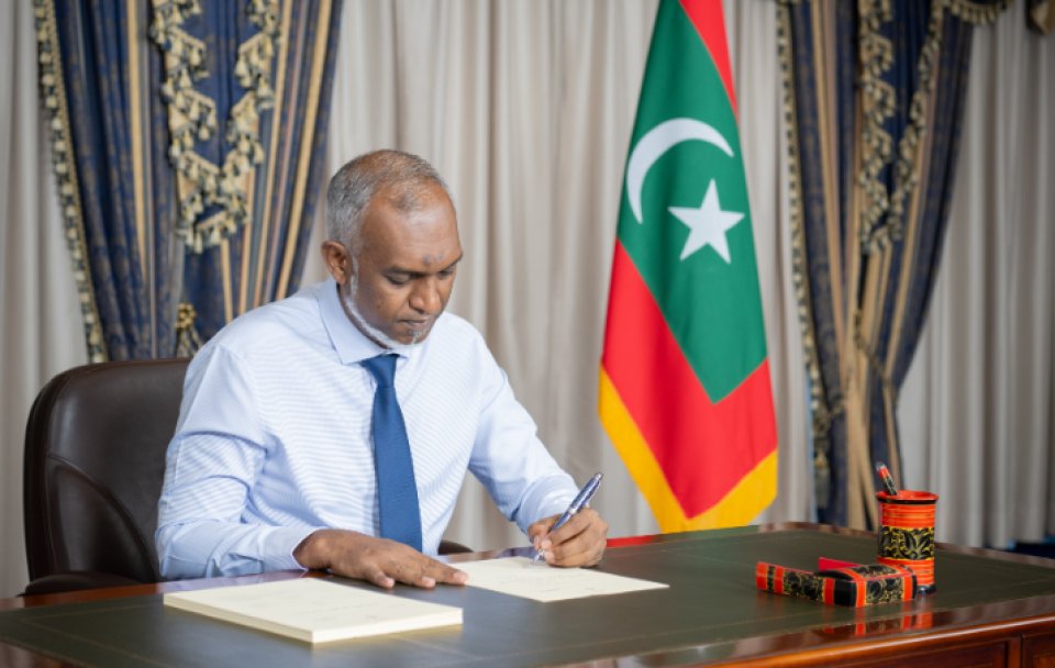 Fandiyaarunge qaanoonah islaahu genaumuge bill raees thasdheequ kurahvaifi