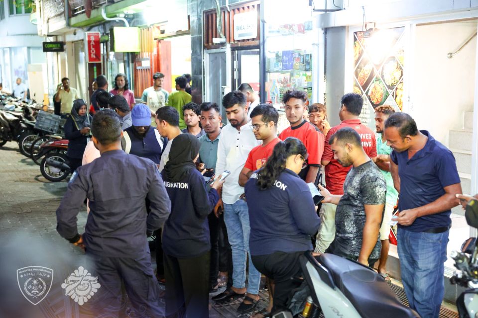 Karankaa magugai immigration ge haass raid eh, 347 bidheyseen check koh 66 meehaku hayyarukoffi 