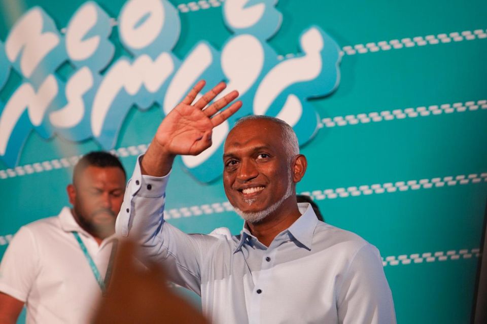 Raees Muizzu, Villimale' dhiri ulhey rayyathunnaa, maadhamaa rey bahdhalu kurahvanee