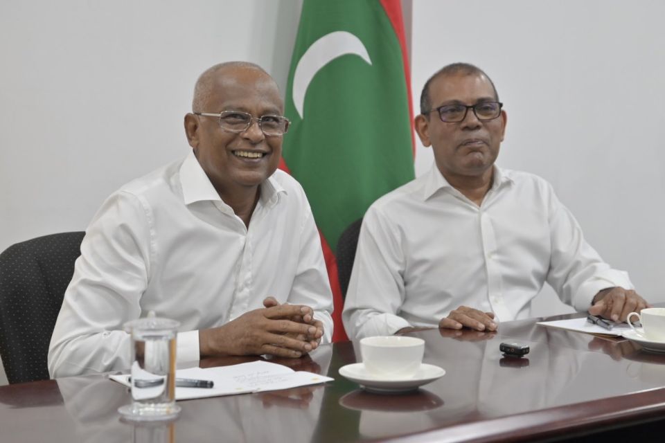 Nasheed aa eku masakkaiy nukureveyhaa dhurah nudhevey: Solih