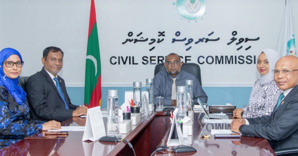 Civil service muvazzafun hassa sihee beynumah chuttee naganama edhen jeheynee commission ga