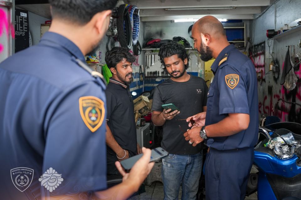 Male' gai hingi raid operation thakehgai  gavaaidhaa hilaafah ulhemundhiya  6 bidheyseeaku athulaigenfi 