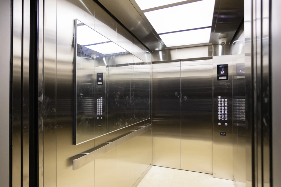 Hiyaage 8 towergai liftge masakkaiy ninmaa aanmunnah hulhuvaalaifi 