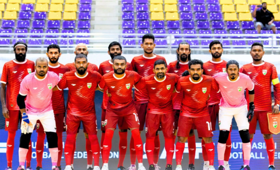 President to give MVR 1 million reward to the national football & Futsal teams