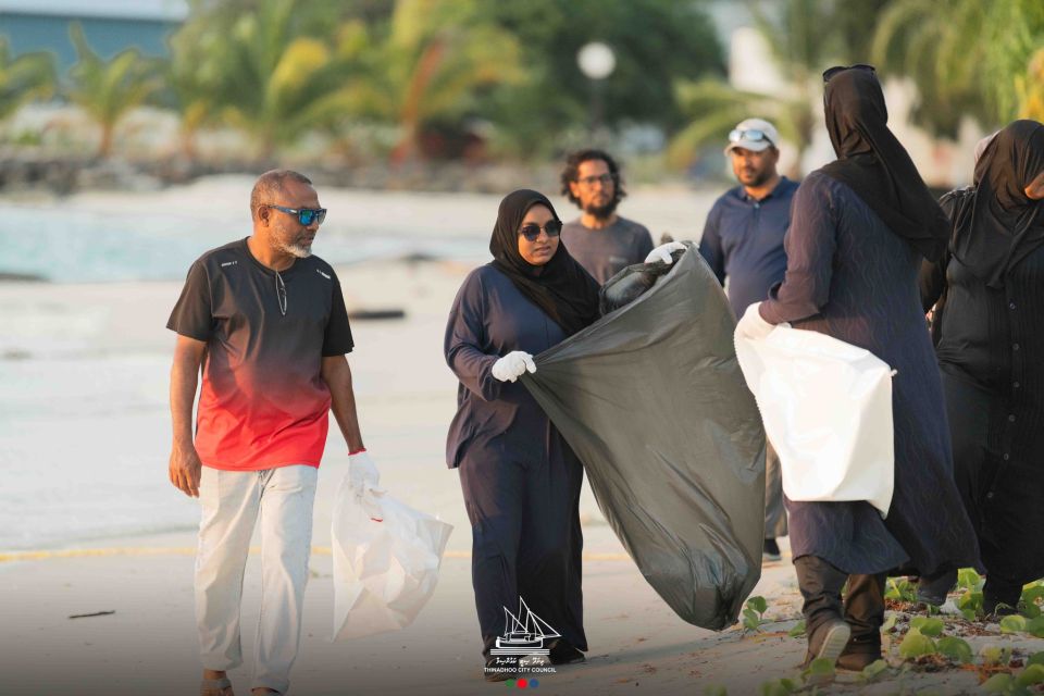 Roadha mahu Thinadhoo gai munifoohi filuvumuge harakaaiythah hingun manaa koffi