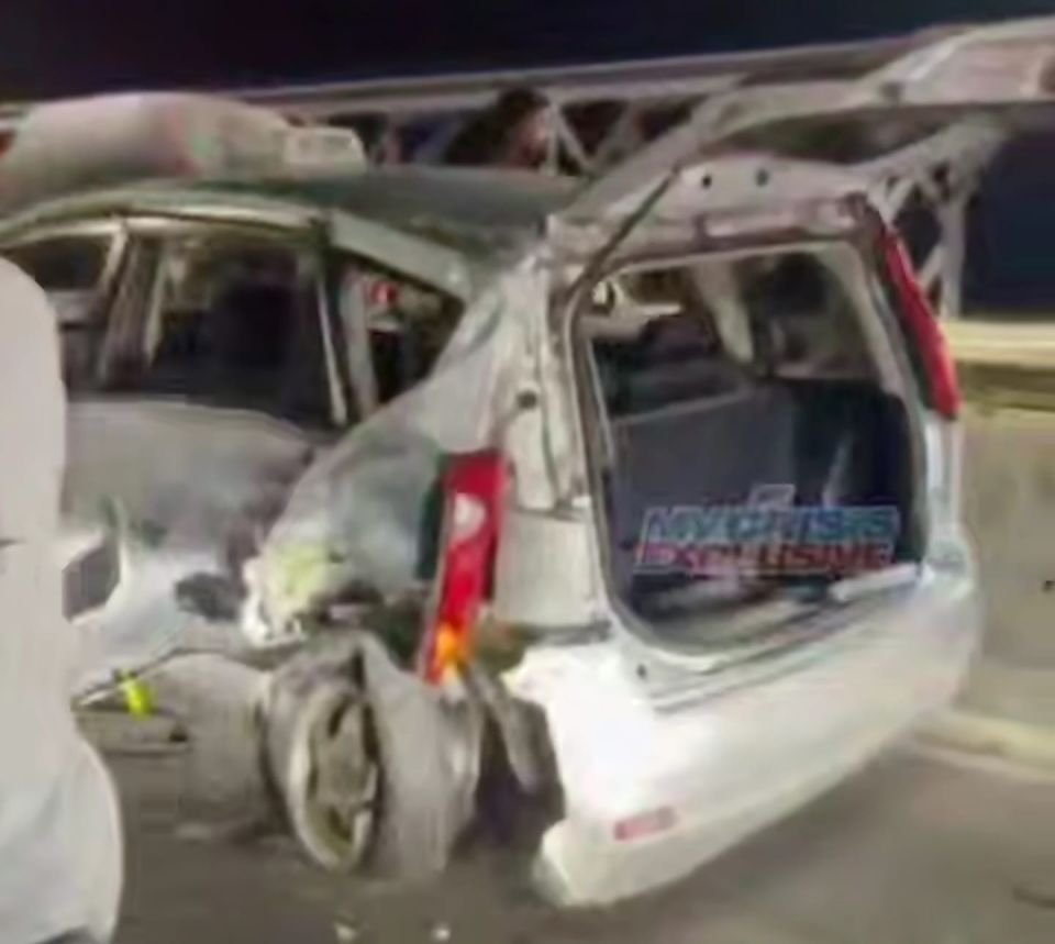 Major pile-up on bridge highway injures 4 