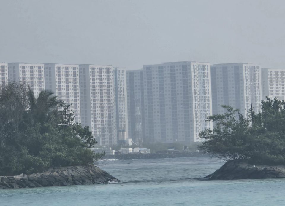 Kuriyah oye 4 dhuvahu ves Rajjeyge sarahahdhah nurahkaa minvarah vai nusaafu vaane:MET