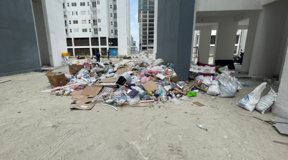 Fahi flat kairiyah kuni alhaa massala hallu nuvey, thakuraaru vaa nama fiyavalhu alhanee