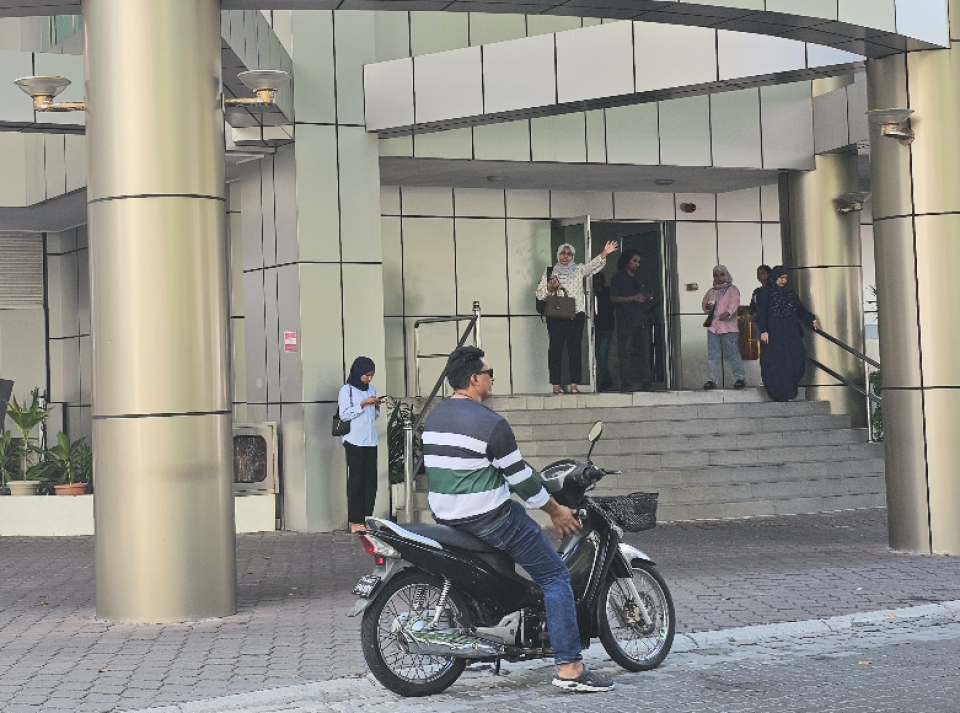 Roadha mahu rasmee masakkathu gadi fesheynee 9 jahaa iru