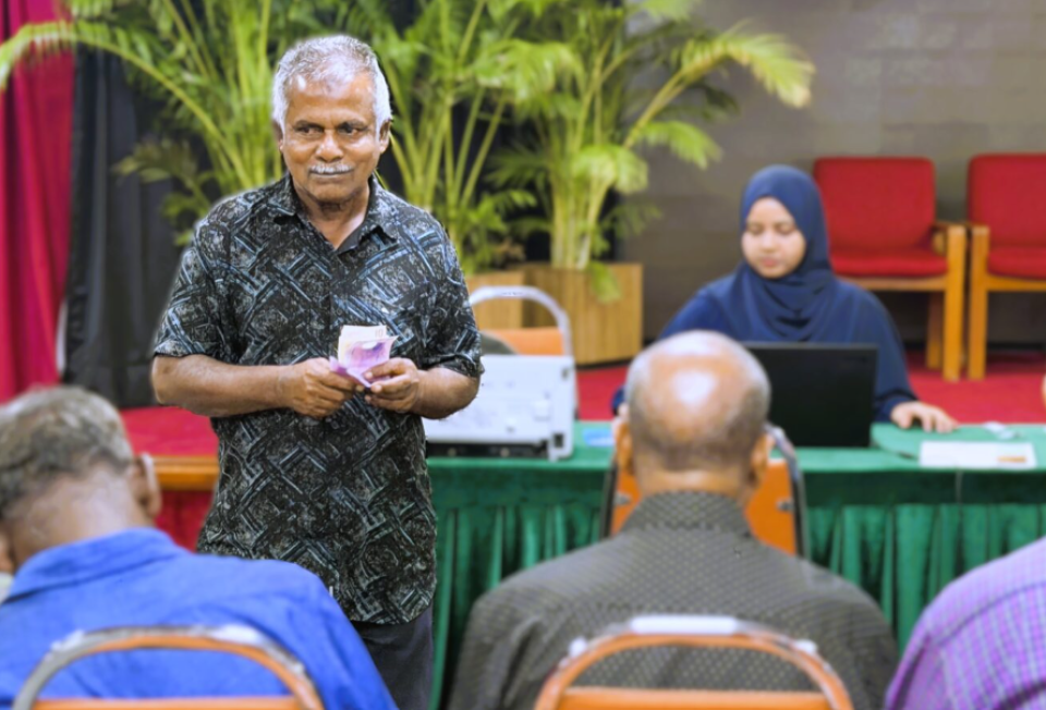 Online koh Zakat dhahkan udhagoo faraai thakah, faisaa aai cash card in zakat dhehkeyne goi hadhaifi