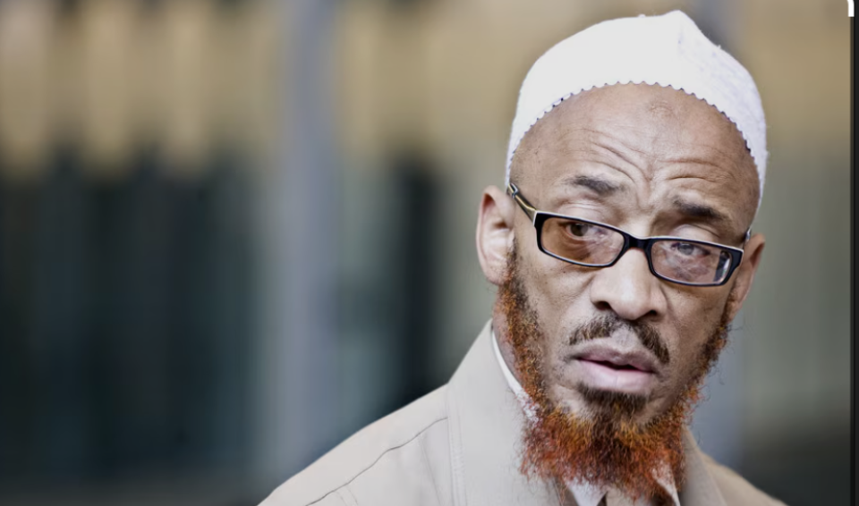 Khalidh Yasin ge dharus thakakee konme meeheh ge hithaa ves kulhelaa fadha molhu dharusthakeh!