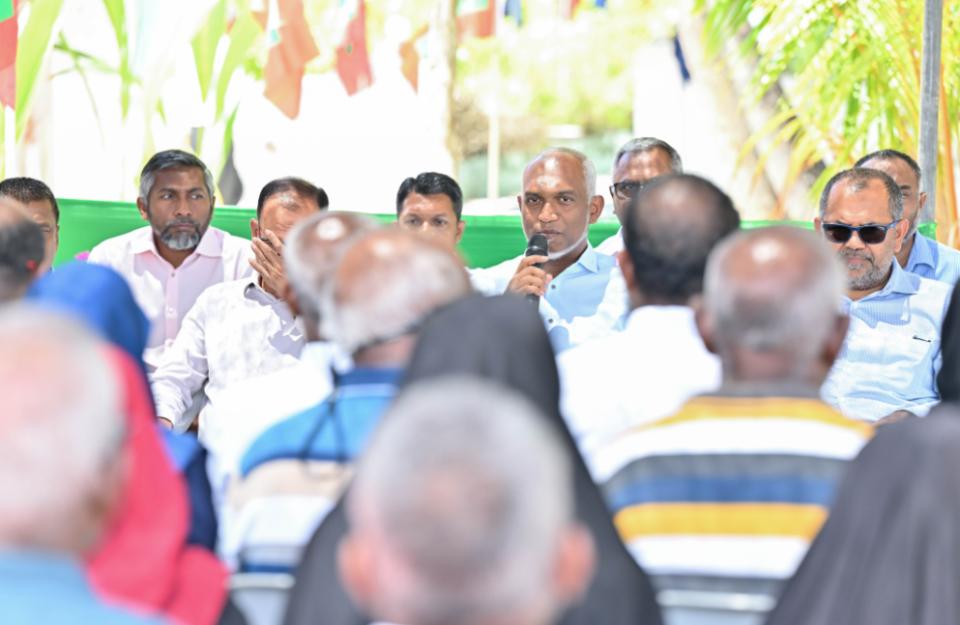 Rayyithunge adu: Naifaraai Ihavandhoo himeneyhen 8 dhaairaa'akun nan note kuran hulhuvaalaifi 