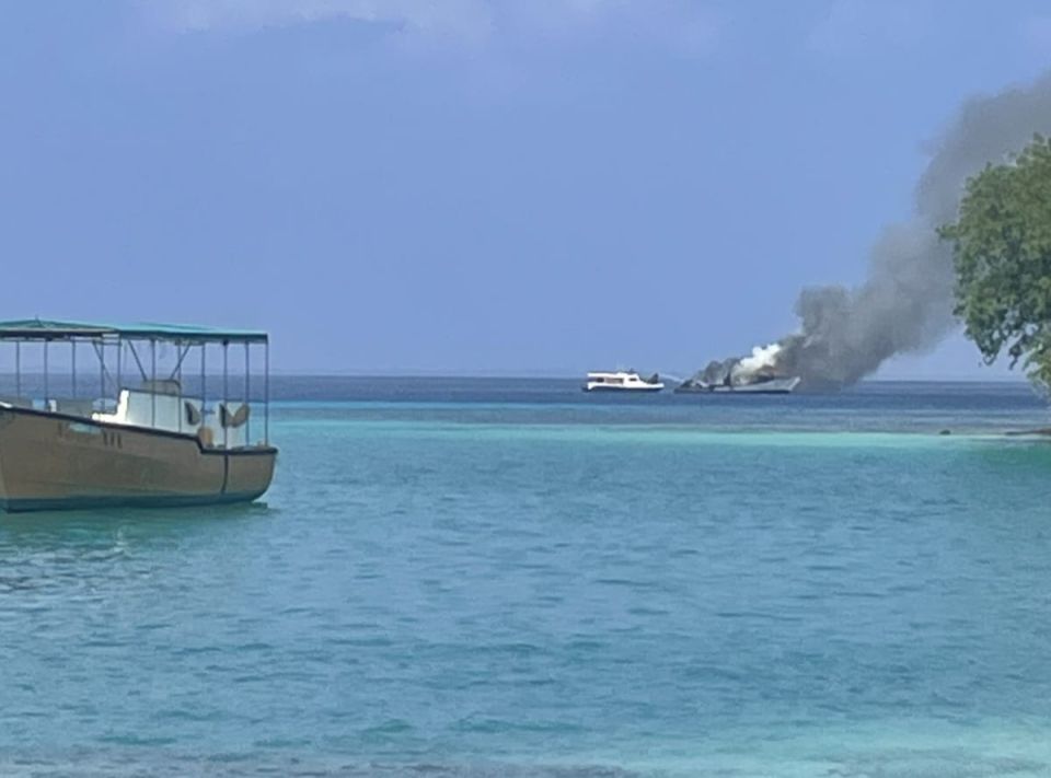 Addu citu Feydhoo kaireegai alhaafai oye Divine Dhonyeh gai rove andhanee!