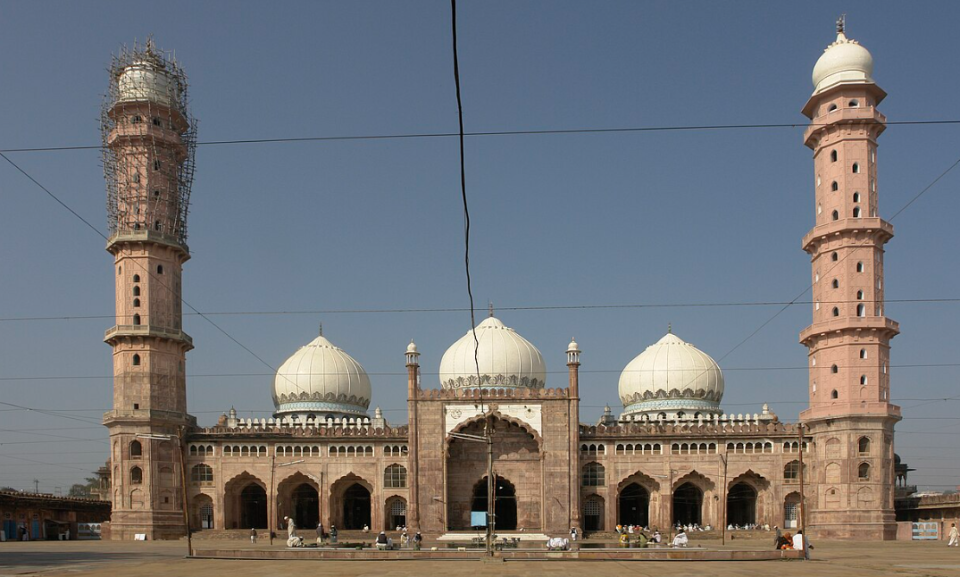 Taj ul Masajidh: Massaikah ninmumah garunakah vure gina dhuvas heydhavi miskitheh!