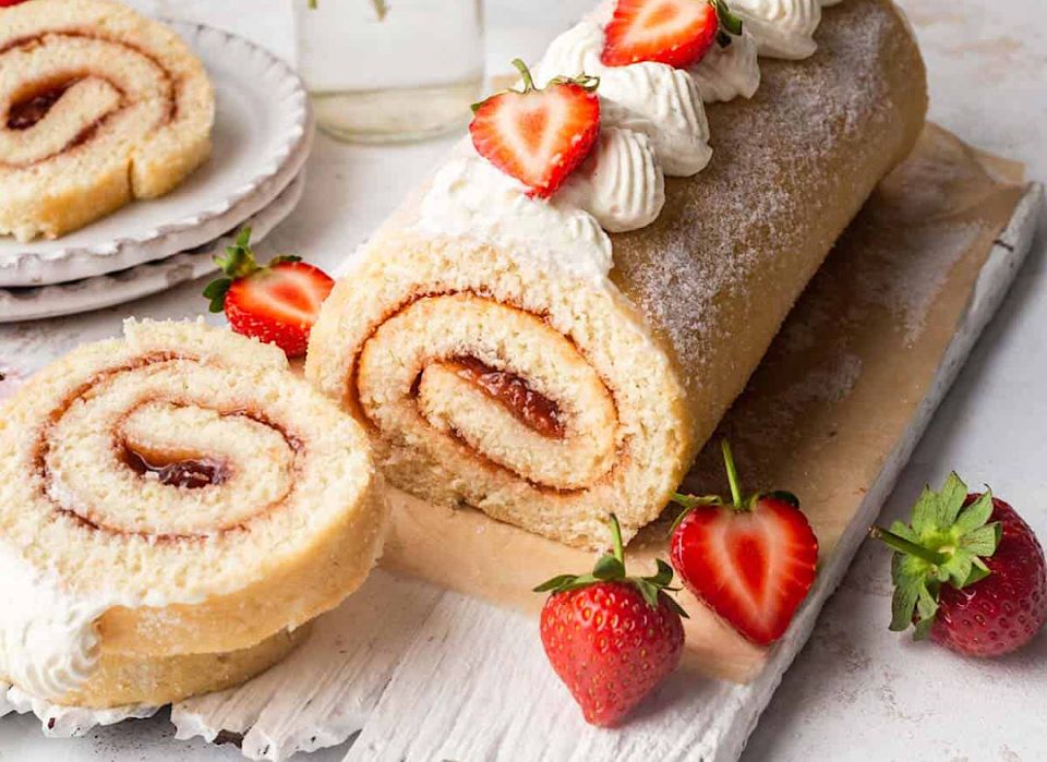 Swiss rolls: Foni kaa ehcheheege therein faahaga kollevey meeru recipie eh