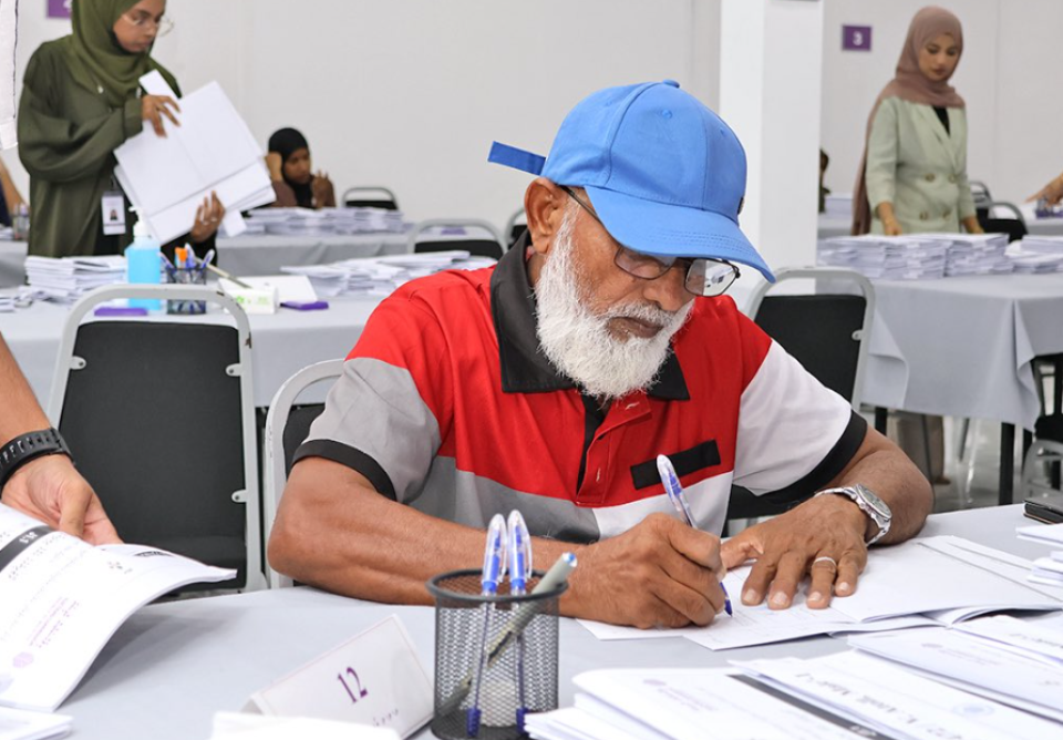 Inthihaabaa beyhe marukazu social center badhalu koh, Voters list gai soi kuran fashaifi