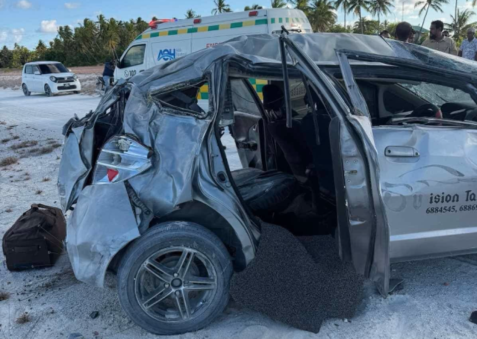 Addu gai car eh furolhaalai driver ah serious aniyaathakeh vejje
