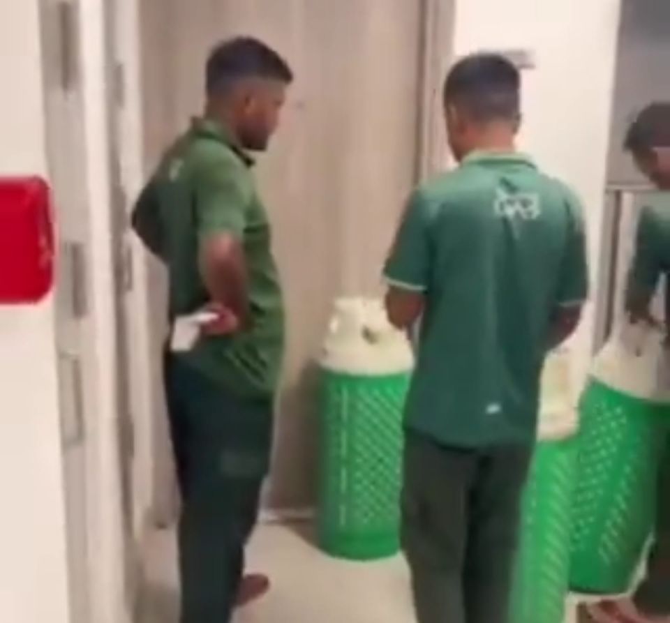 Vinares Flat gai hingaa laundry huttaalan Notice dheefi