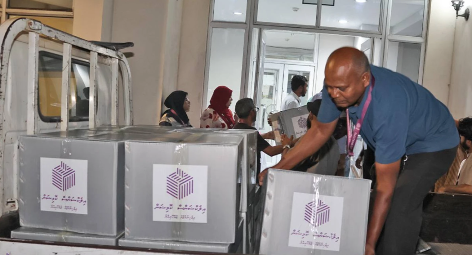 Atholhu thereyga vote laa 347 marukazah beynun vaa thakethi fonuvumuge massaikah EC in fashaifi