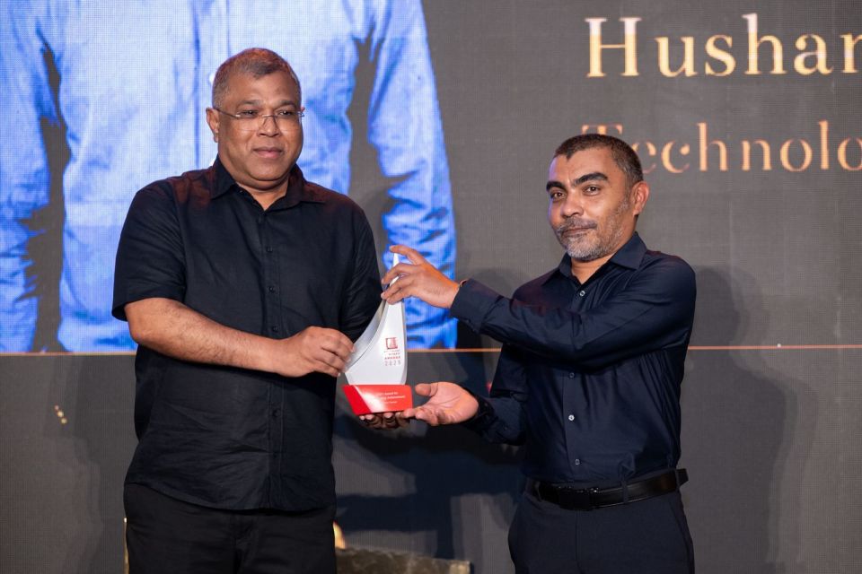 Muvazzafunge agu vazan koh BML staff award baavvaifi