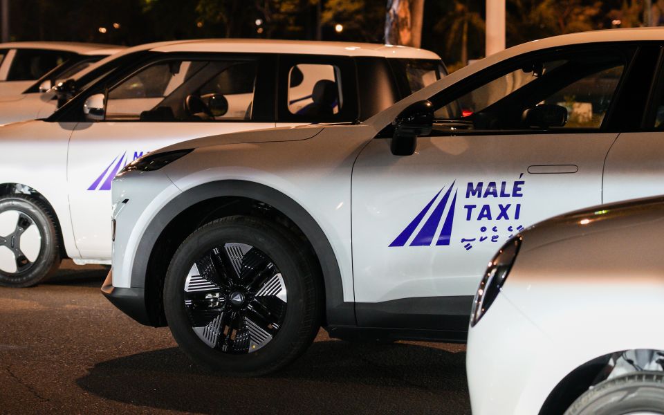 Sarukaaruge taxi line: gina baehge shakuvaathakah nimun 