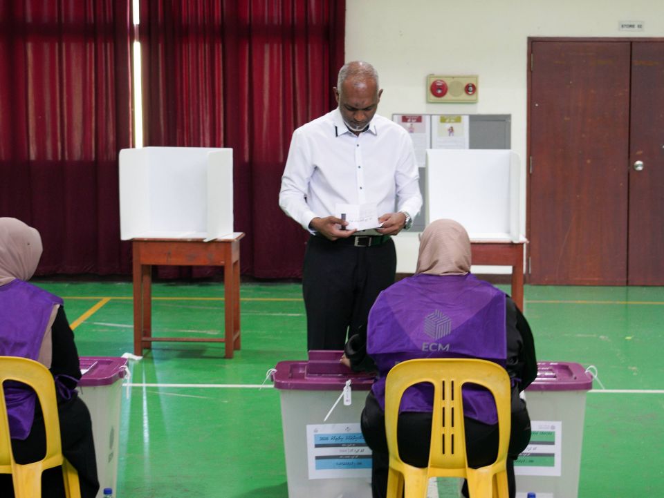 Raees Dr. Mohamed Muizzu vote lavvaifi
