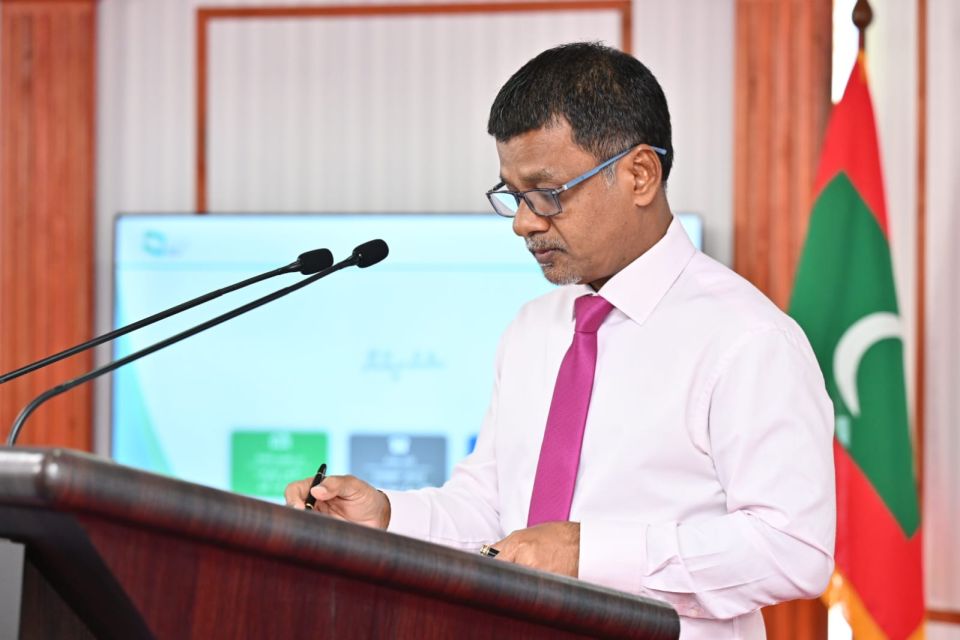 Raees ge vaudhufulhaa ehgothah sihhee dhaairaa ah mi aharu 1900 eh haa muvazzafun nerenee