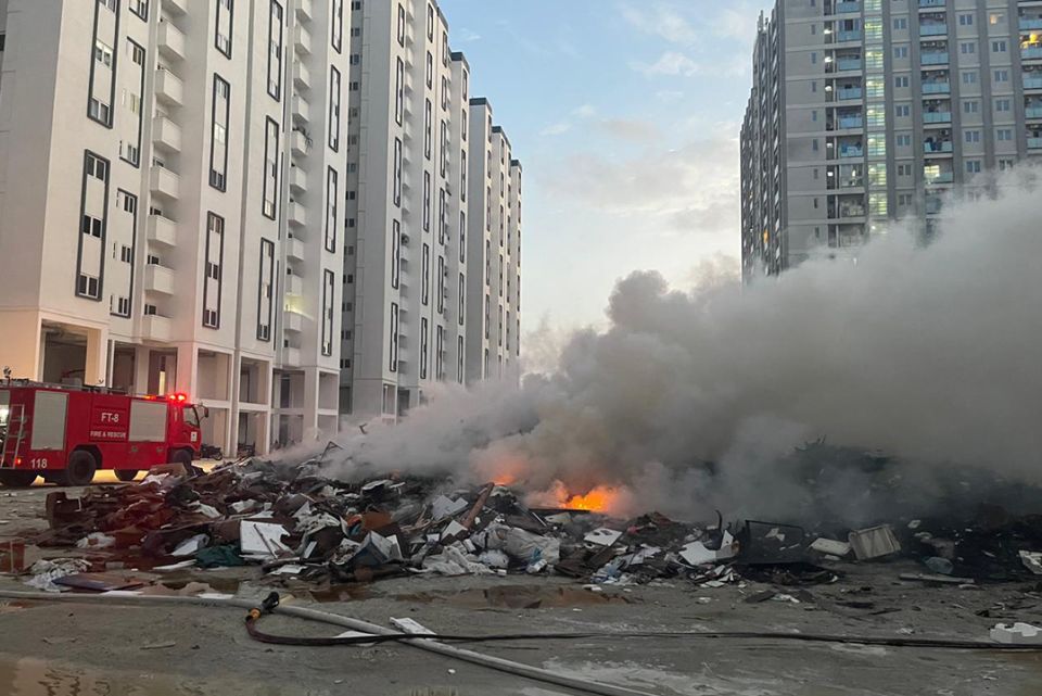 Amaan Dhoadhi kairee gai huri kunithakehgai roavi alifaan nivvaalevunee hendhunu