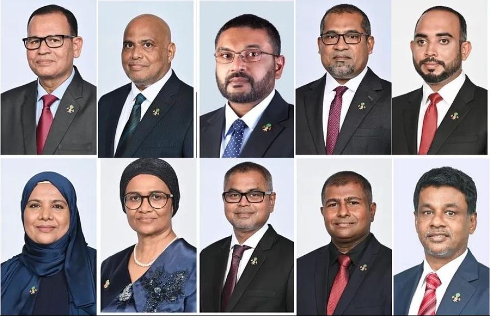 10 Minister in isthiufaa dhevvee sarukaarah genna heyo badhaluthakah ebbaarulun dheyn