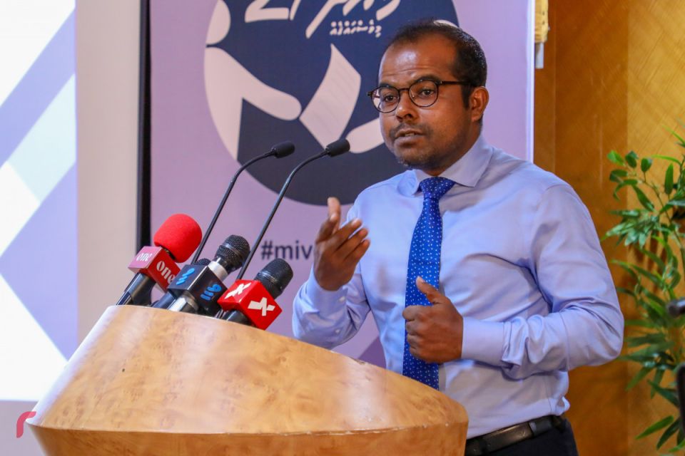 Adhadhu noohuge CEO Fiyaz furun manaakoh, passport hifahattaifi 