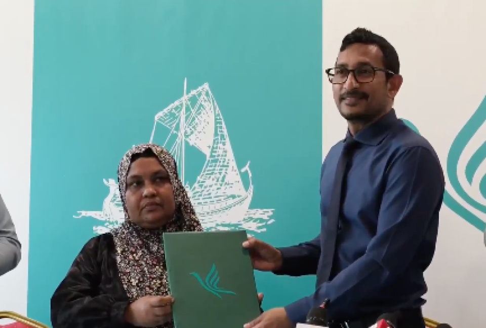 Mandhoo Council ah hovunu Shaheema PNC ah soe koffi
