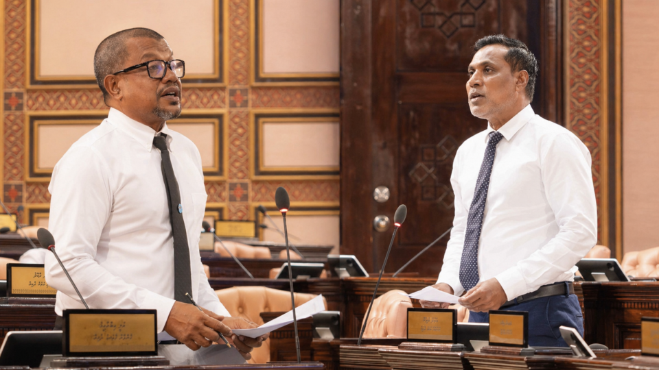 Ihusaan aai ehen vazeerunnah ruhun dhinumakee goaheh kamah ehbasve, Kudu aai Shamheedh maafah edhijje 