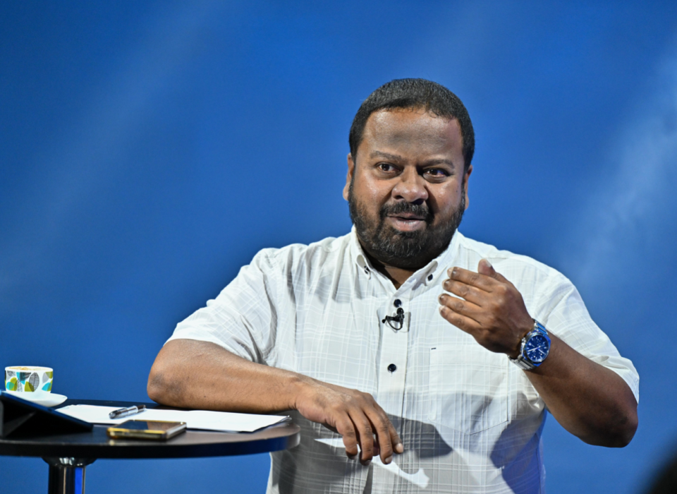 Shamaan ge thuhumathu thakakee hageegathaa hilaaf dhiguthakeh: Tharujamaanu