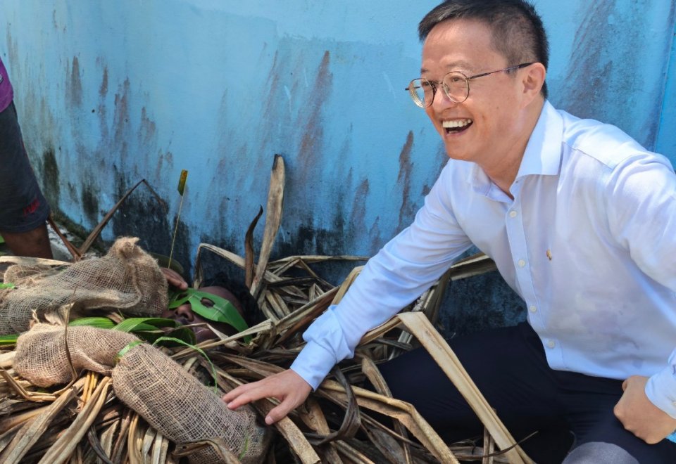 Chinese Ambassador Joins Kinbidhoo's Traditional Beyya Celebrations