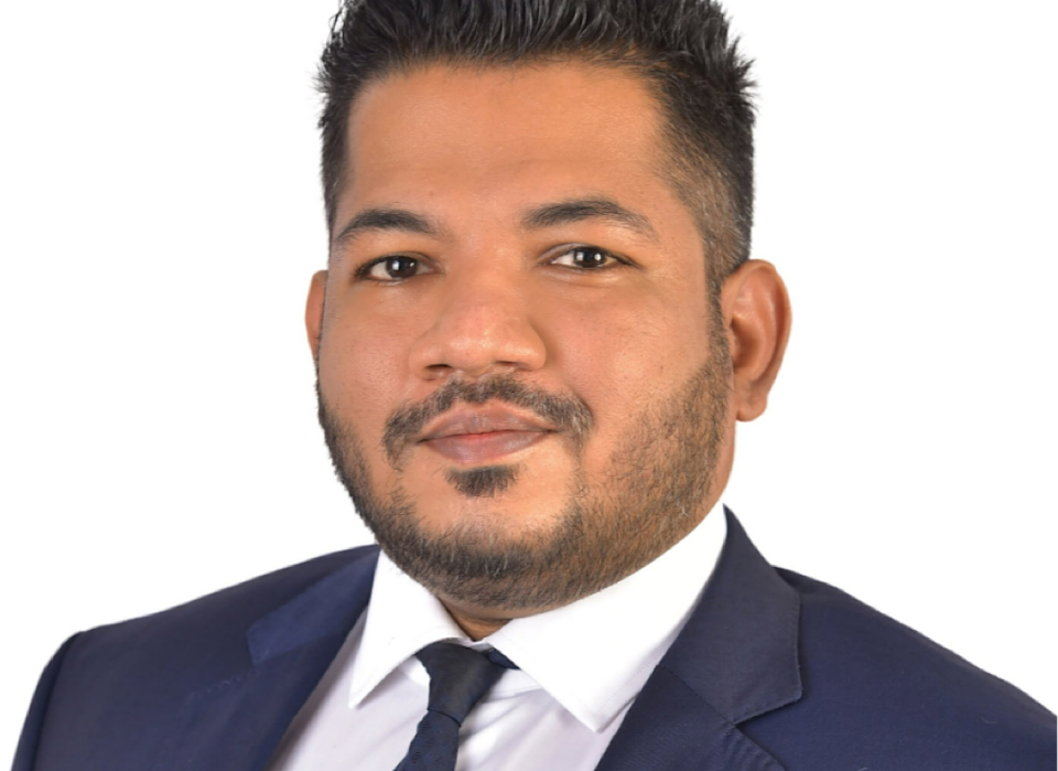Bappage vazeefaa uvaalumun sarukaarah faadu vidhaalhuve AIA ge chairperson Azaan magaamun isthiufaa dhevvaifi 